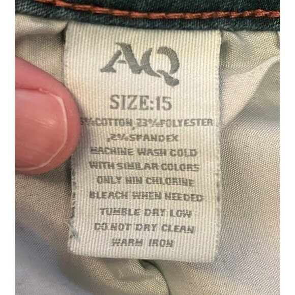 AQ Jeans Floral Embroidered Stretch Fringed Jorts Denim Size 15 Waist 34” - Picture 4 of 4